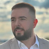 Arnes Cajic, Inhaber von Eneva Media aus Unterhaching bei München